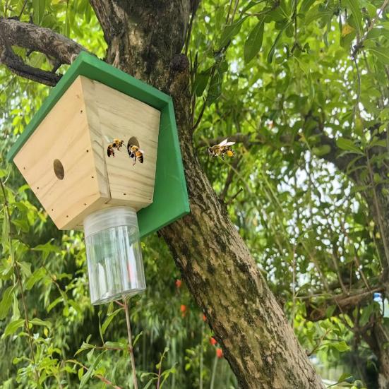 

Yousheng Wood House Carpenter Bee Trap with Clear Bottle Outside Natural Wood Boring Bee Trap Weather-proof Outdoor Hanging Bee Catcher