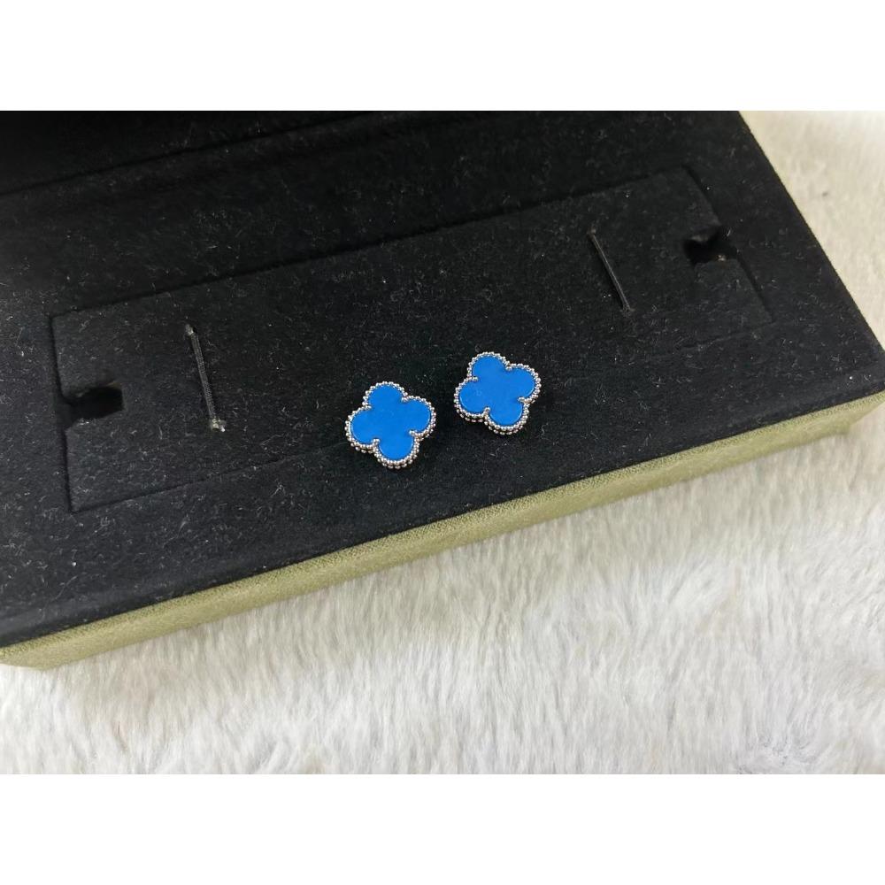 High Version Lucky Four-leaf Clover Earrings for Women 18K Fashion Light Luxury Natural White Mother-of-pearl Pair of Earrings