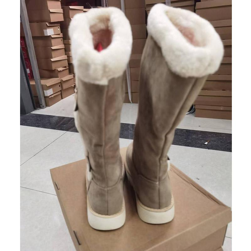 Women's Snow Boots Winter New Warm Thick-bottomed Skiing Must-have Large-size Plush Medium Boots