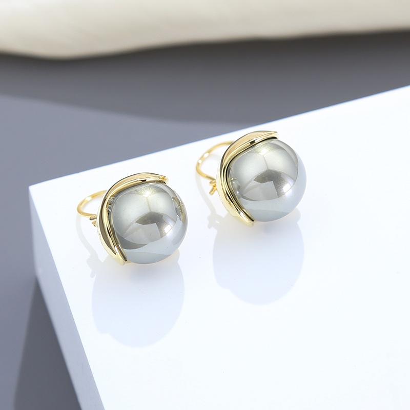 

Большие французские ретро-серьги с жемчужинами, легкий роскошный дизайн, высококачественные серьги, простые, темпераментные, универсальные, серебряные серьги-иглы с пряжкой 18K