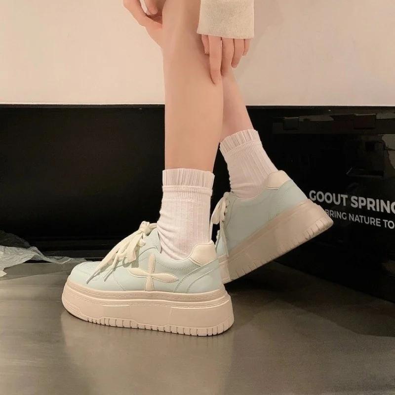 Mode 2024 Leder Damen Weiß Casual Sneakers Atmungsaktive Frau Sport Walking Laufen Plattform Flats Schuhe Plus Größe 40