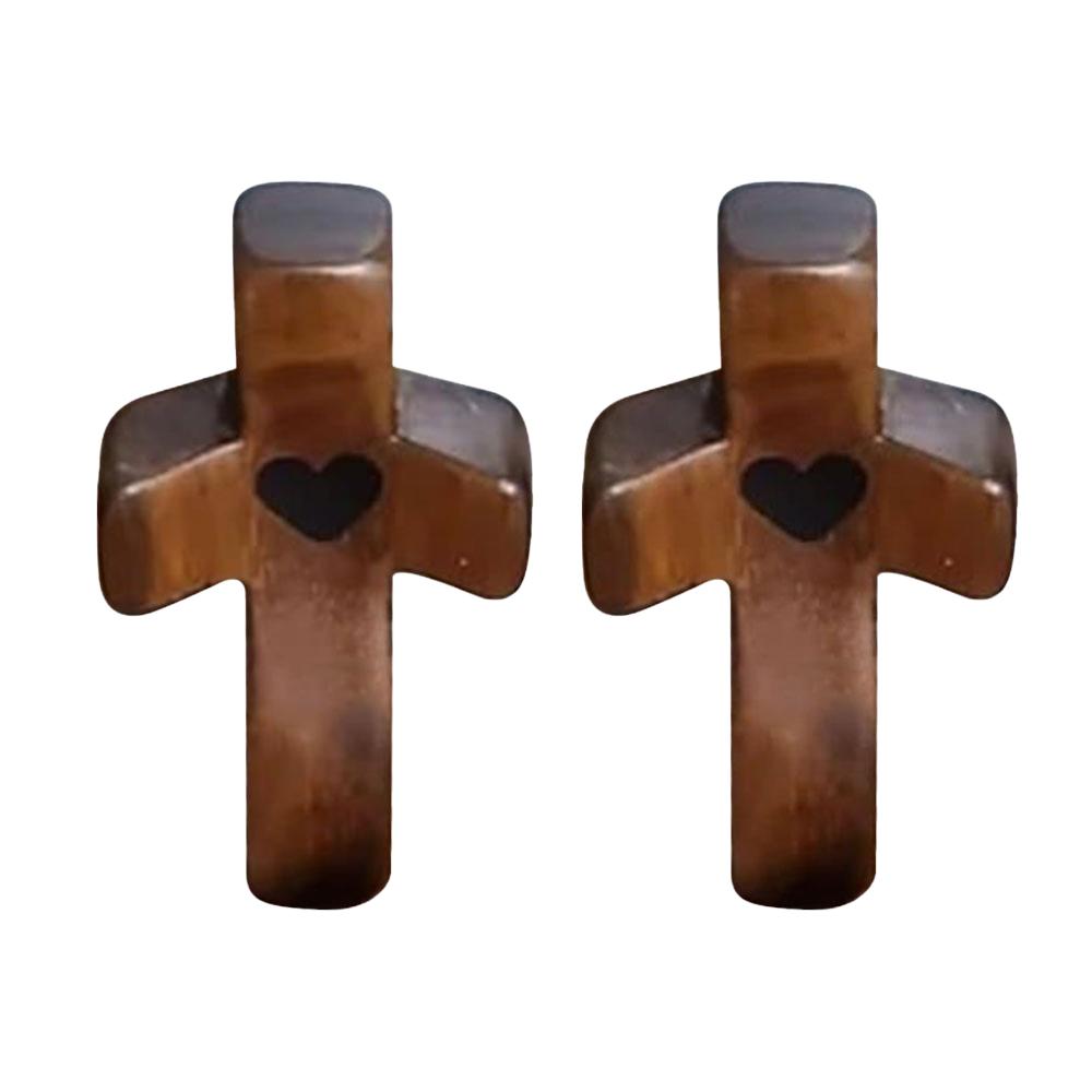 Cross My Heart Presente de encorajamento Cruz de madeira portátil com coração epóxi para carregar no bolso Suporte emocional
