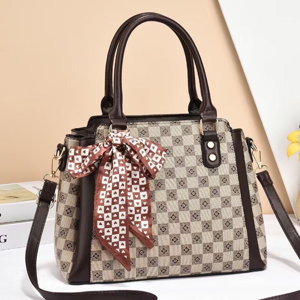 Fashionable Pu Tote Bag For Women With Stylish Plaid Design And Soft Structure
