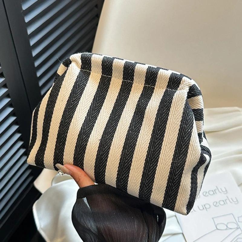 Summer Crochet Handbag, Large Capacity Bag, Daily Versatile Beach Clutch, Clip Bag, Knitted Clutch, Striped Cloud Bag