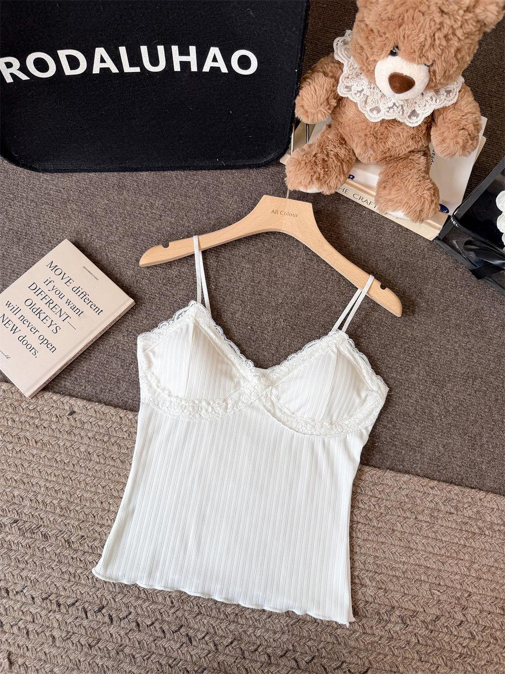 

2026 Spring/Summer Lace Camisole: Elastic Ribbed Design with Built-in Bra Pads for Women One Size (80-130 jin) бежевий