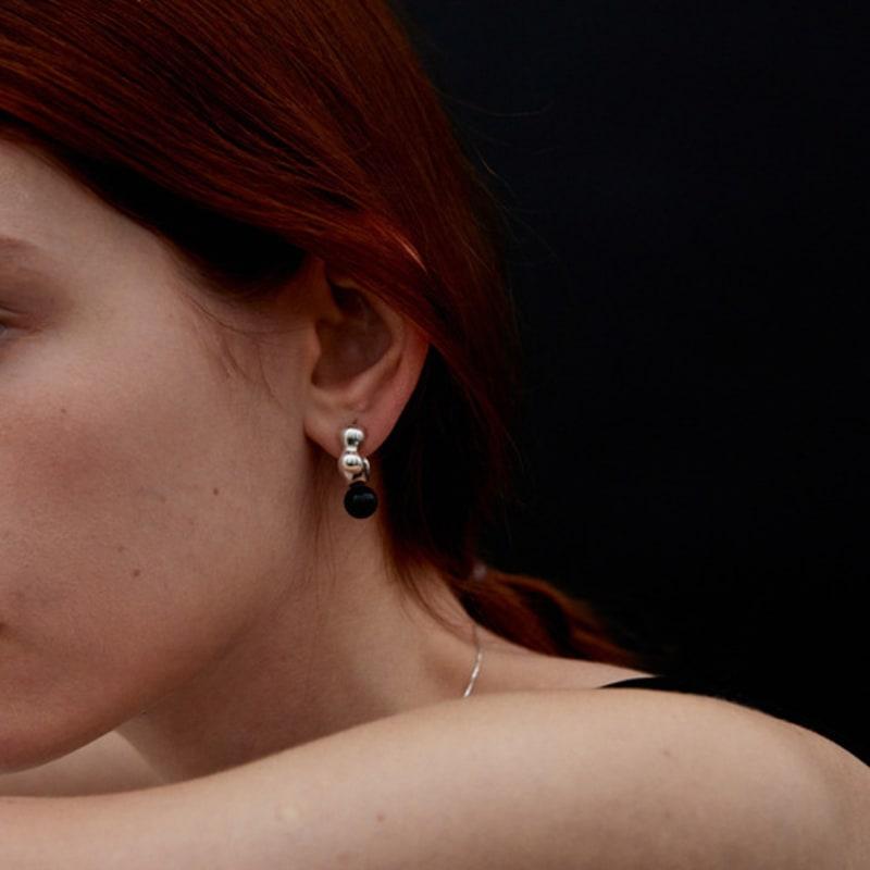 onill 05-14 Embrace (Earring)