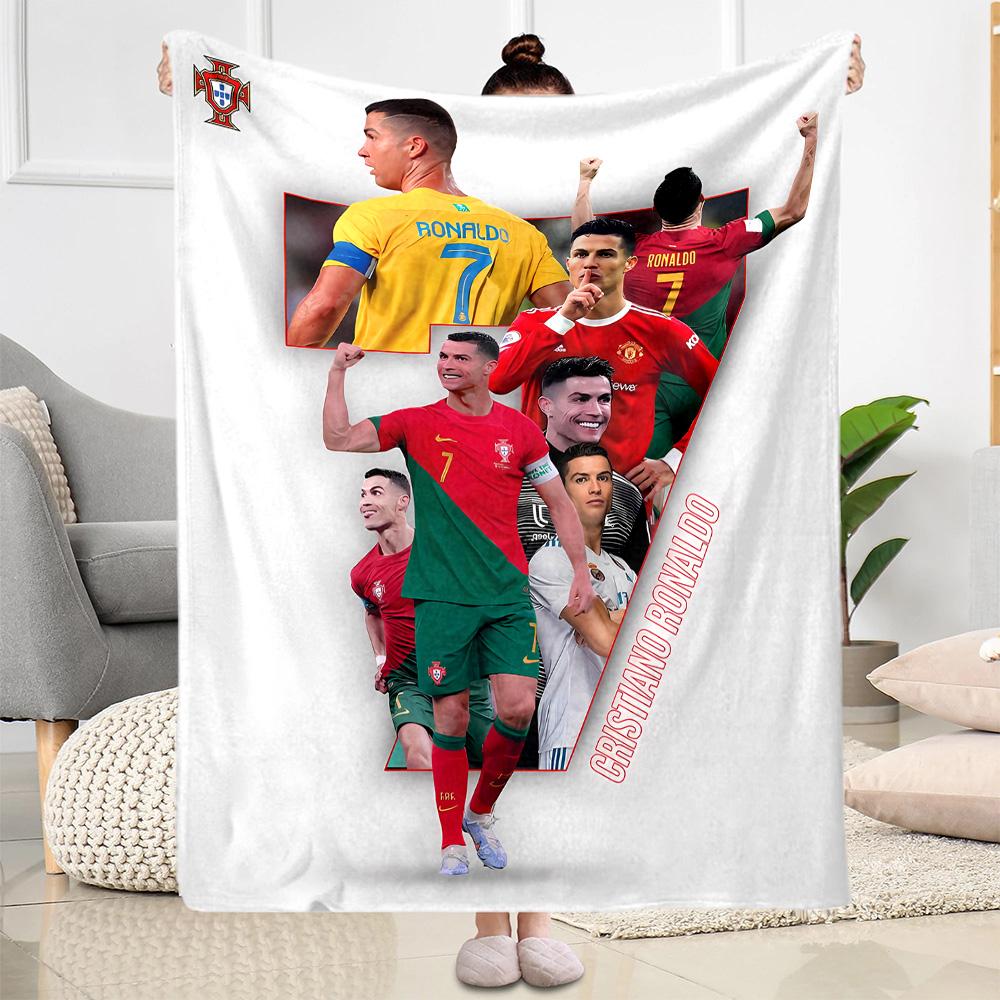 Ronaldo Manchester United Legacy Suitable blanket for offices, travel, living rooms also a good gift for friends and family Suitable for all seasons.
