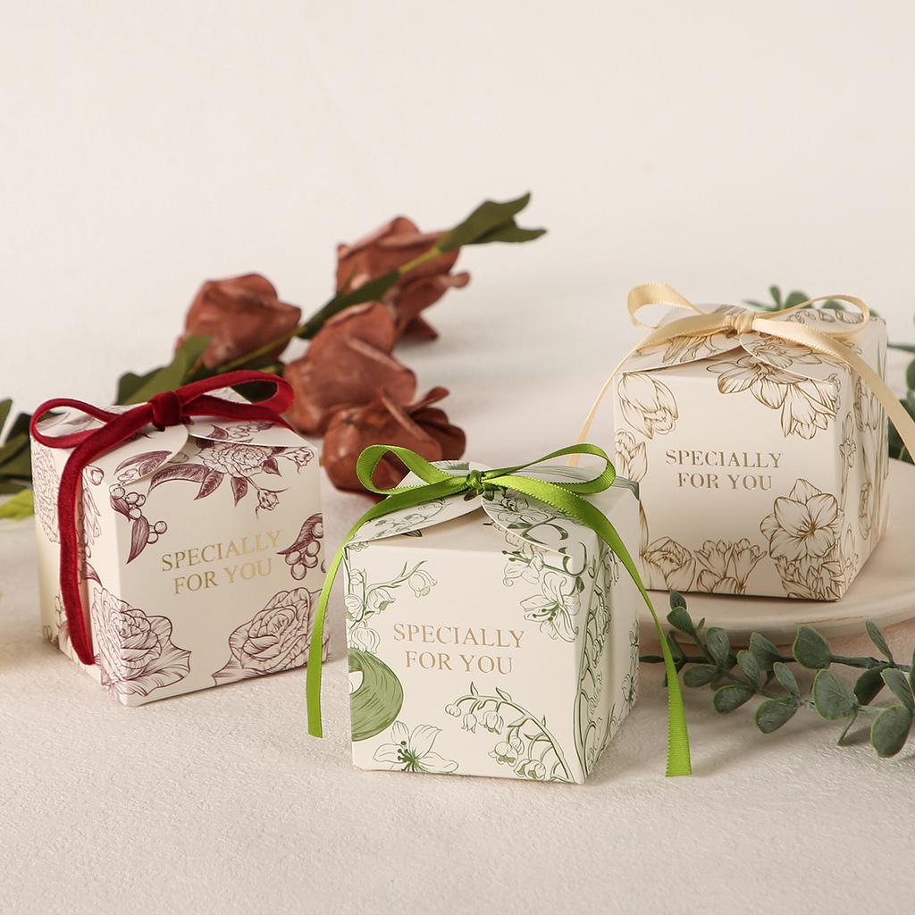 30 ks/sada Kreativní Jednoduchá Krabička na Sladkosti Víceúčelová Dárková Krabička Vhodná na Svatby, Narozeniny, Oslavy, Velikonoce, Balení Dárkové Krabičky(7*7*7 cm)