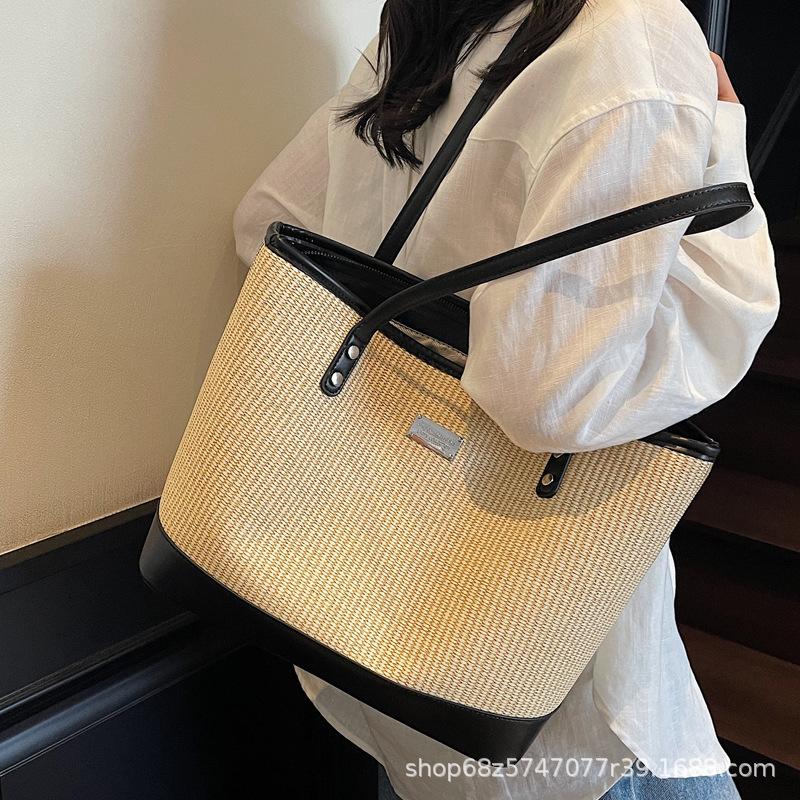 Woven Big Bag Women's 2025 New Korean Version of the Forest Shoulder Bag Summer Straw Tote Bag Retro Foreign Style Women's Bag
