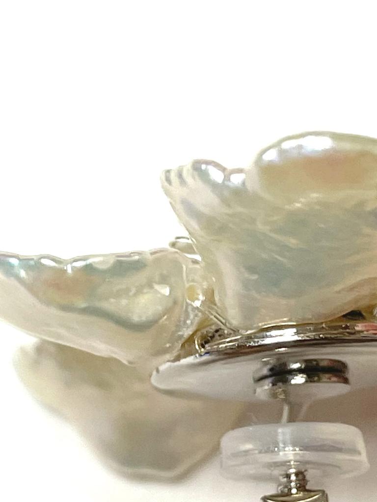 Freshwater Pearl White Flower Moonstone Earrings with Silicone Cover Natural Stone Power Stone A1099 [Cherry]