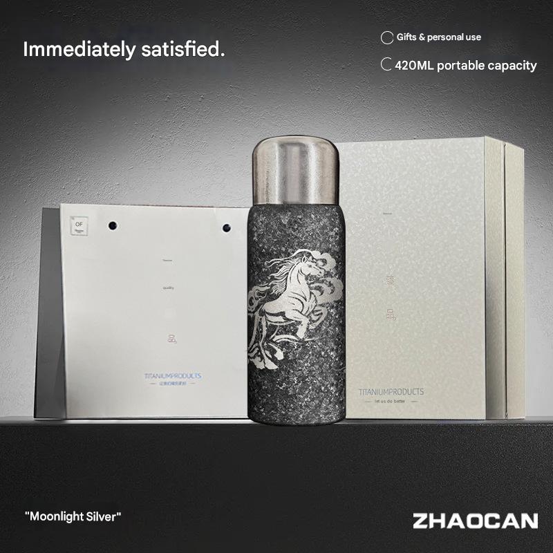 Vacuum Titanium Insulated Magnetic Clasp Bottle, Customizable and Eco-Friendly 420ml