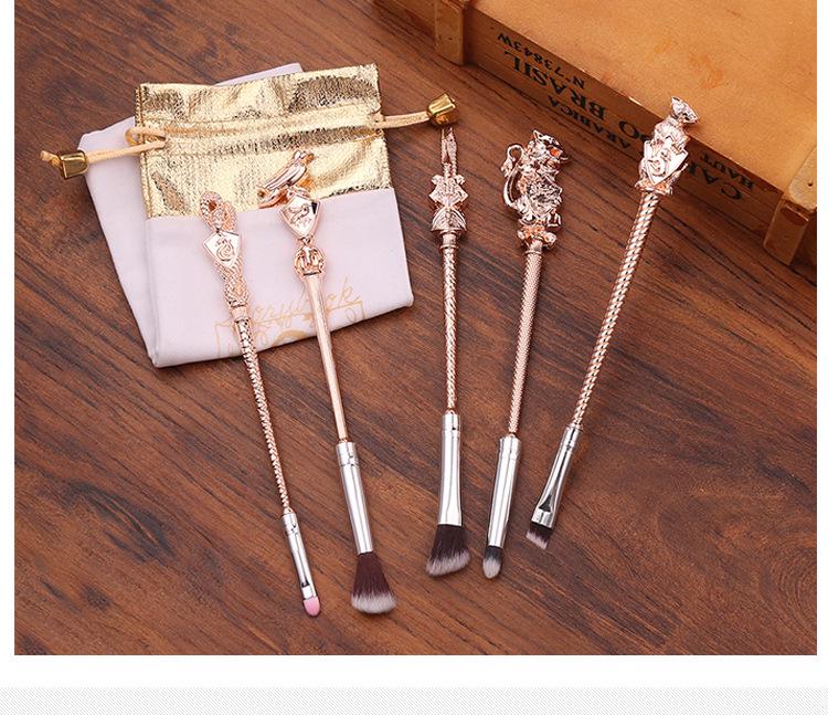 Harry Potter School Crest Eyeshadow Brush Set: 5 Midi Fox Metal-Handled Beauty Tools