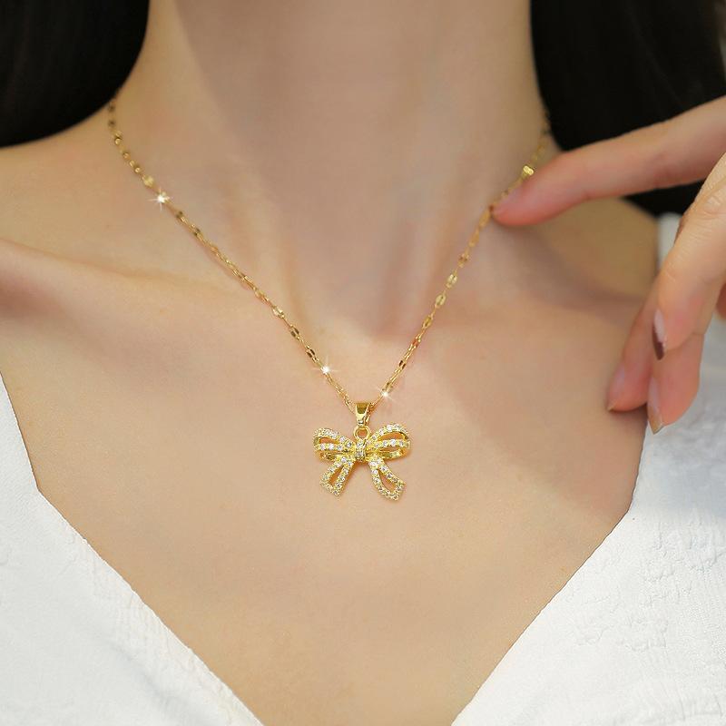 Full Diamond Butterfly Light Luxury Temperament Zircon Clavicle Chain Small Retro Necklace Female