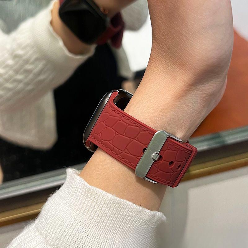 

Силіконовий ремінець для Apple Watch - Ремінець для iWatch Ultra/9/8/7/6/5/4/3/2/1/SE/SE2022 Квадратна пряжка 49 мм 45 мм 44 мм 42 мм 41 мм 40 мм 38 мм для 38/40/41mm червоний