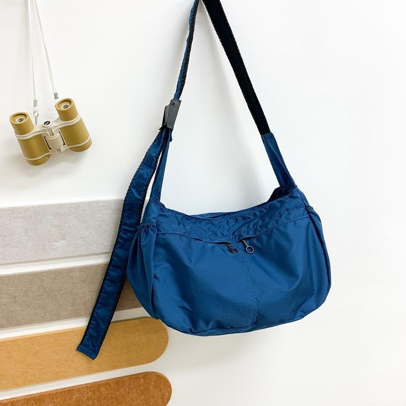 New Versatile Casual Lightweight Sports Style Shoulder Bag, Trendy Waterproof Nylon Cloth Bag, Large Capacity Dumpling Bag, Crossbody Bag