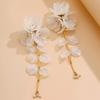 Elegant White Petal Flower Drop Earrings For Women Kpop Hanging Piercing Earring Aesthetic Wed Bridal Jewelry Accessories