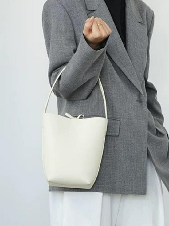 2024 Cowhide Leather Bucket Bag: Minimalist, Large-Capacity Commuter Tote for Women