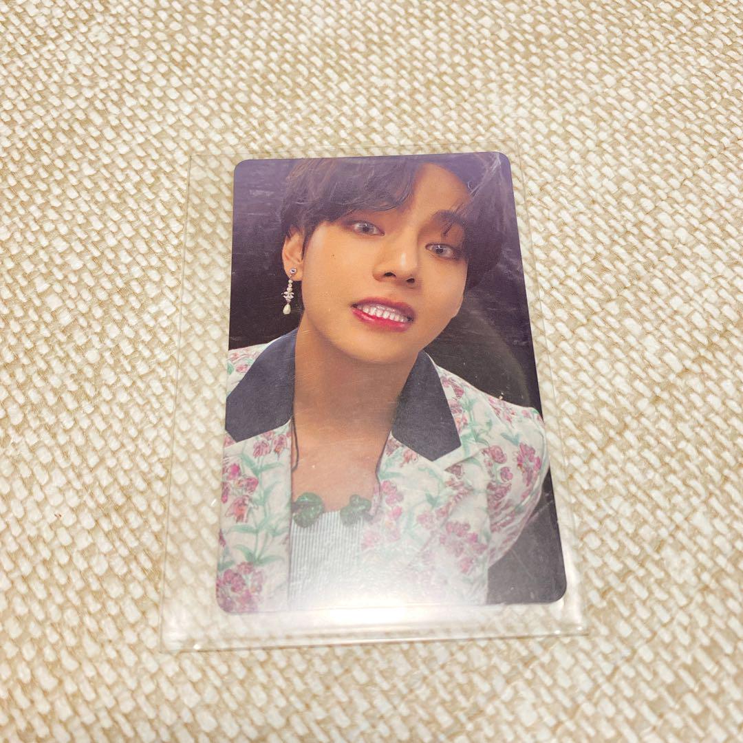 

[Б/У] BTS V Тэхён MAP OF THE SOUL ON:Электронная карточка