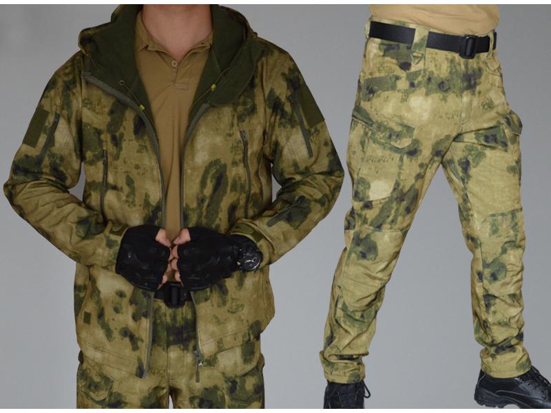 Men's Windproof Sharkskin Softshell Mountaineering Jacket with Fleece Lining for Spring, Autumn, and Winter