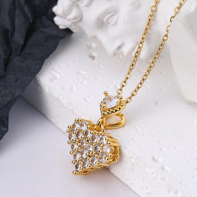 Fashionable Heart Titanium Steel Necklace: Women's Clavicle Chain, Hip Hop Style, Niche Design.