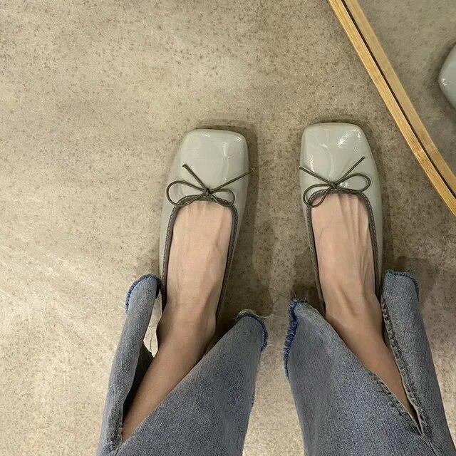 

Женские туфли-лодочки из лакированной кожи с завязками-бабочками на плоской подошве Женские балетки Белые Черные Весна Осень 40 зелёный