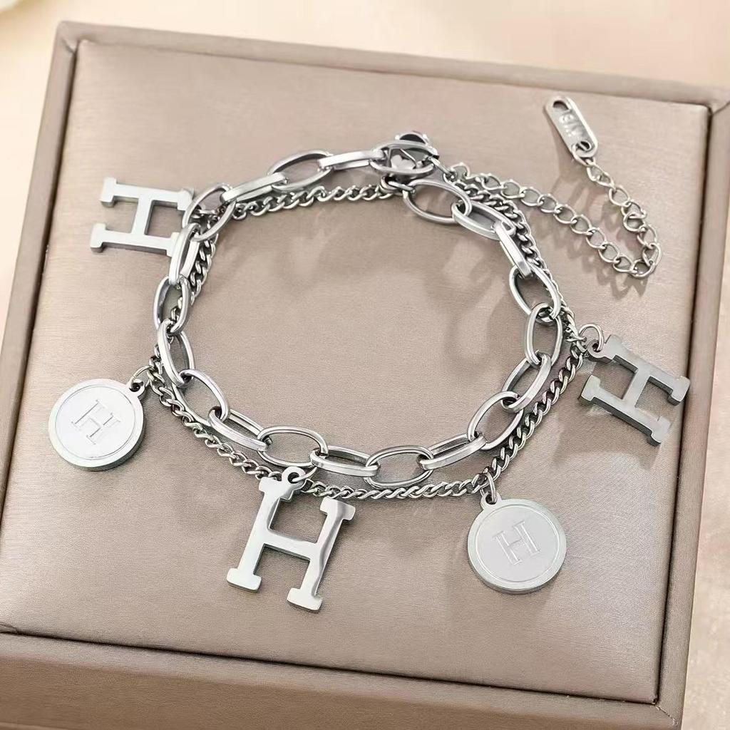 Brățară de Lux în Stil Coreean din Oțel Titanic, cu Trifoi cu Patru Frunze și Diamante Încrustate, pentru Femei - Rezistentă la Decolorare