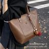 Large-capacity retro bag women's autumn and winter versatile 2025 new simple shoulder bag popular commuter tote bag this year