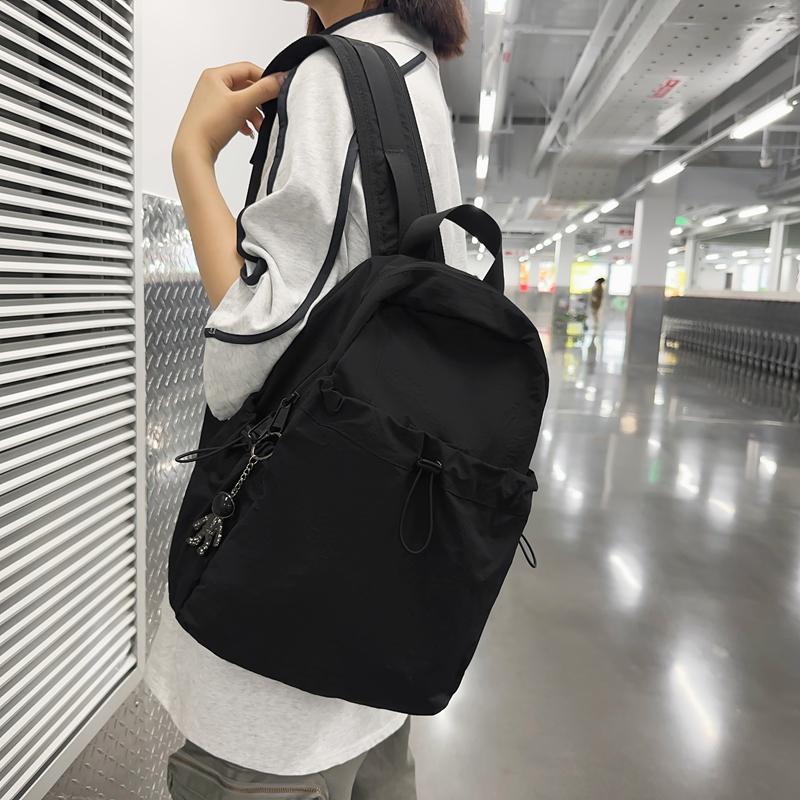 Нейлоновый рюкзак для женщин — фото 19