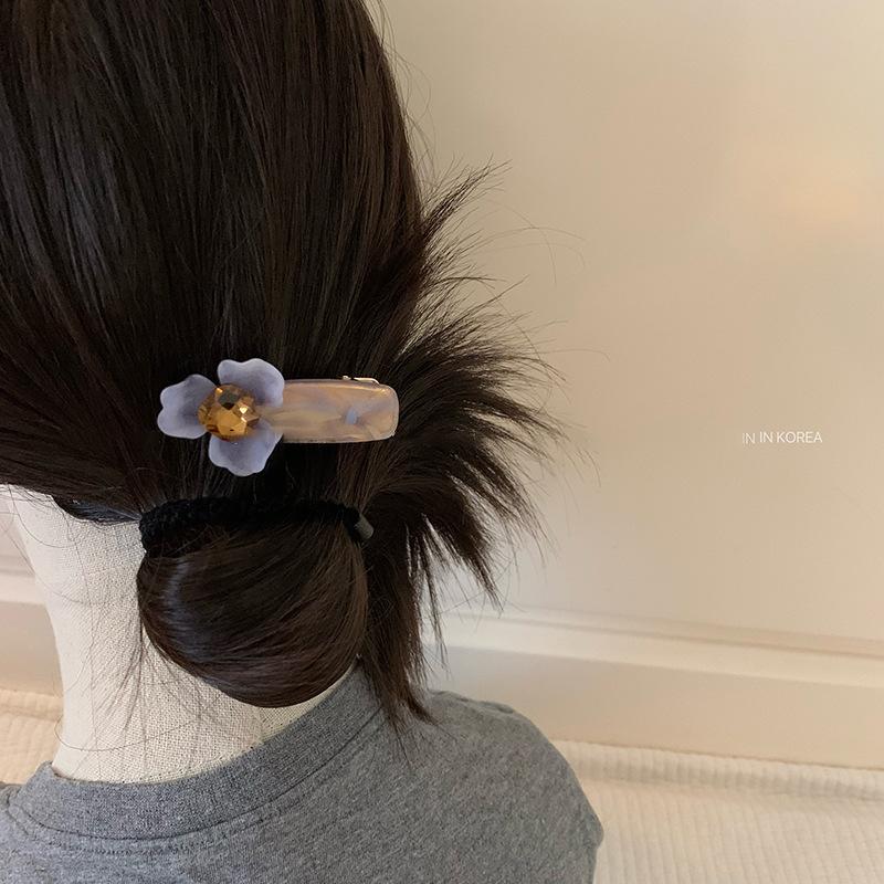 1pc Vintage Brightening Blue Purple Frosted Flower Edge Clip Three-dimensional Petal Crystal Bangs Clip Duckbill Clip Hair Clip