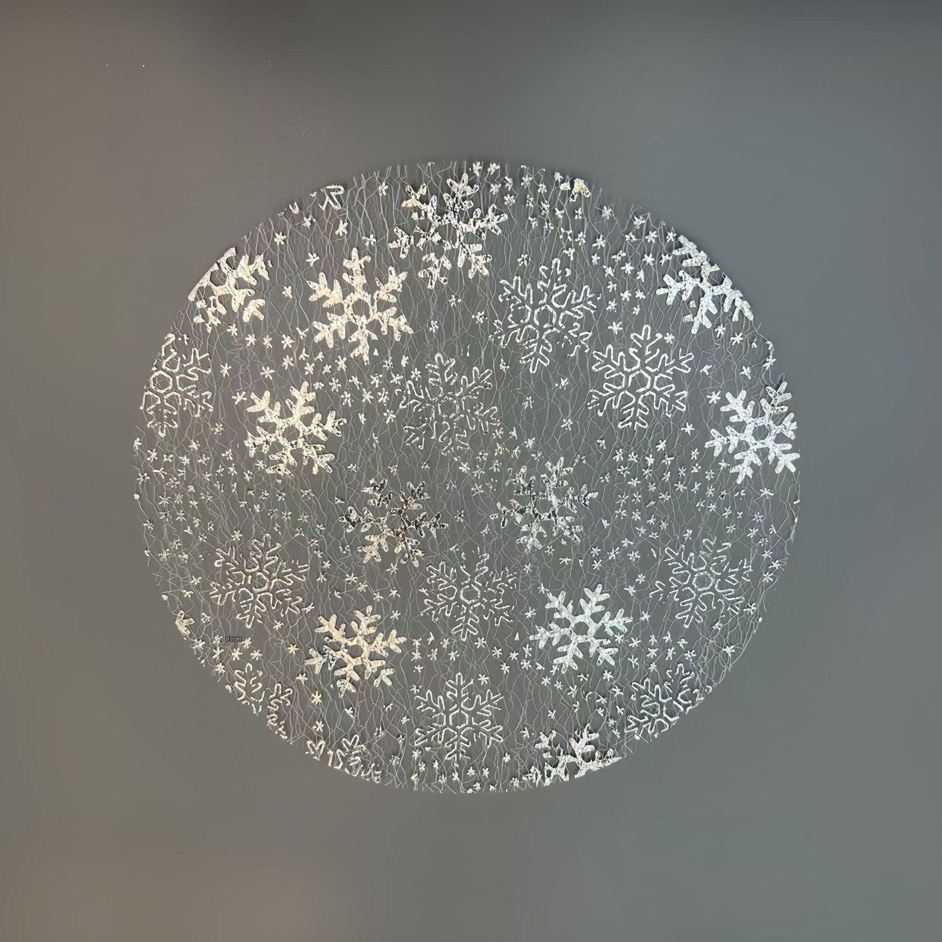 Silver Snowflake Hot-Stamped Round Disposable Placemat for Birthdays and Festivals 33x33 cm