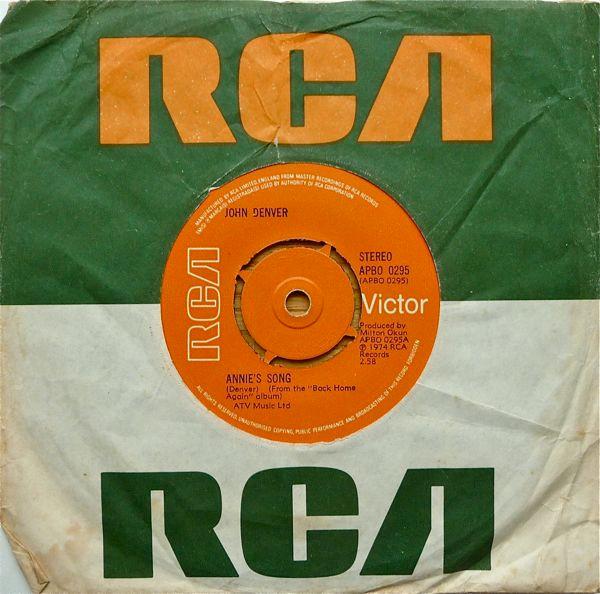 

7inch Record JOHN DENVER - Annie s Song APBO0295 RCA Victor 1974 UK Rock Used
