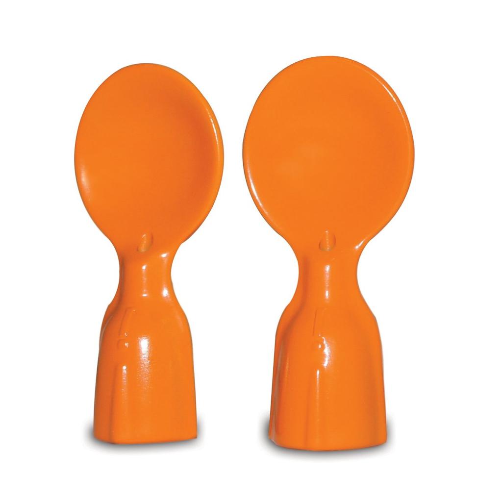 Infantino Couple A Spoons A feeding spoon that can be attached to the opening of commercially available baby food pouches [Product]
