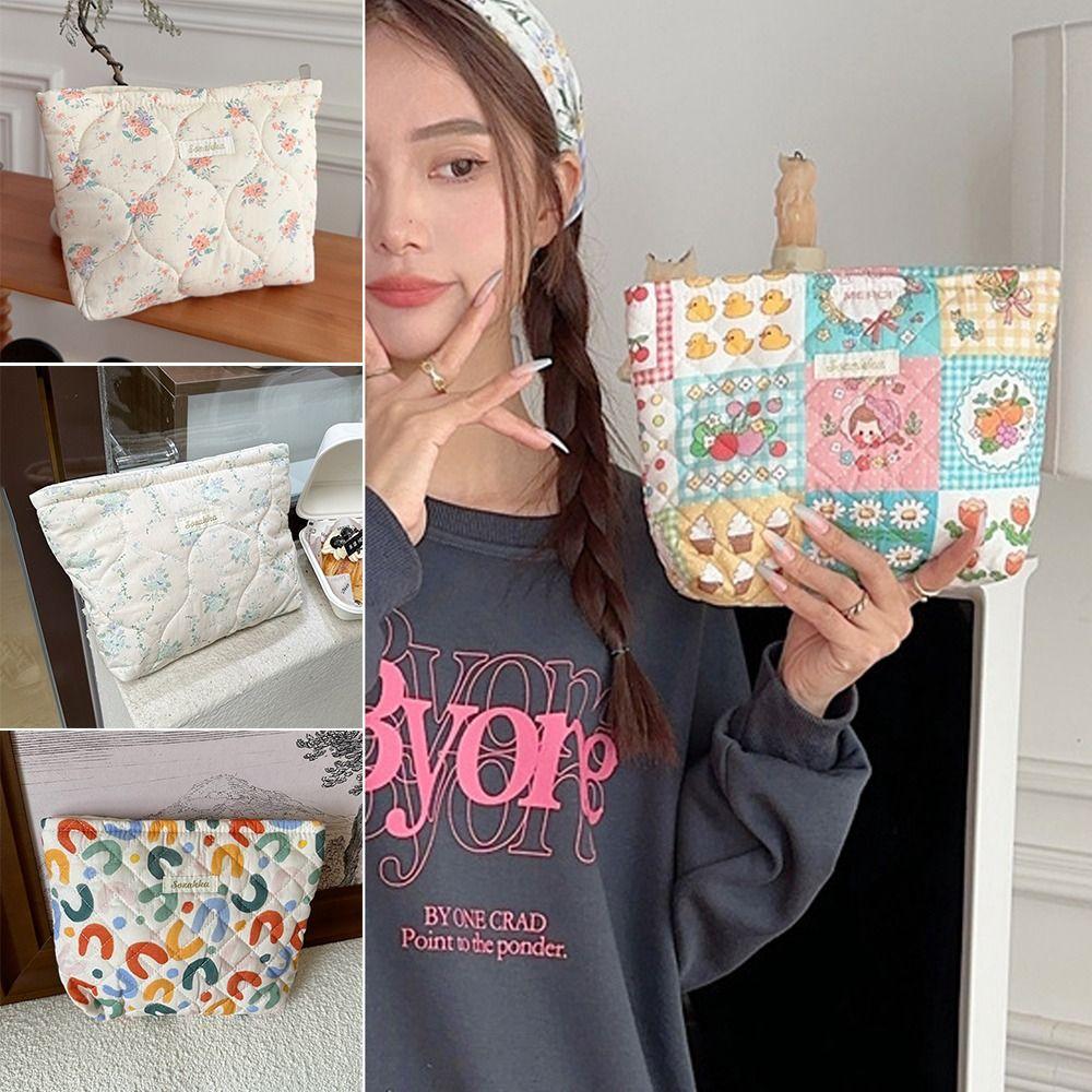 

Large Capacity Makeup Bag Floral Pattern Toiletry Bag Fashion Wash Pouch A