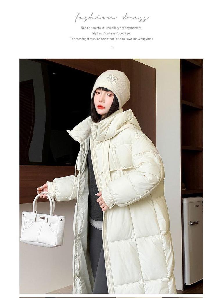 Kabat s kapucí a péřovou výplní ke kolenům - Silný, volný střih, korejský styl, odolný proti chladu s ozdobou na stuze.