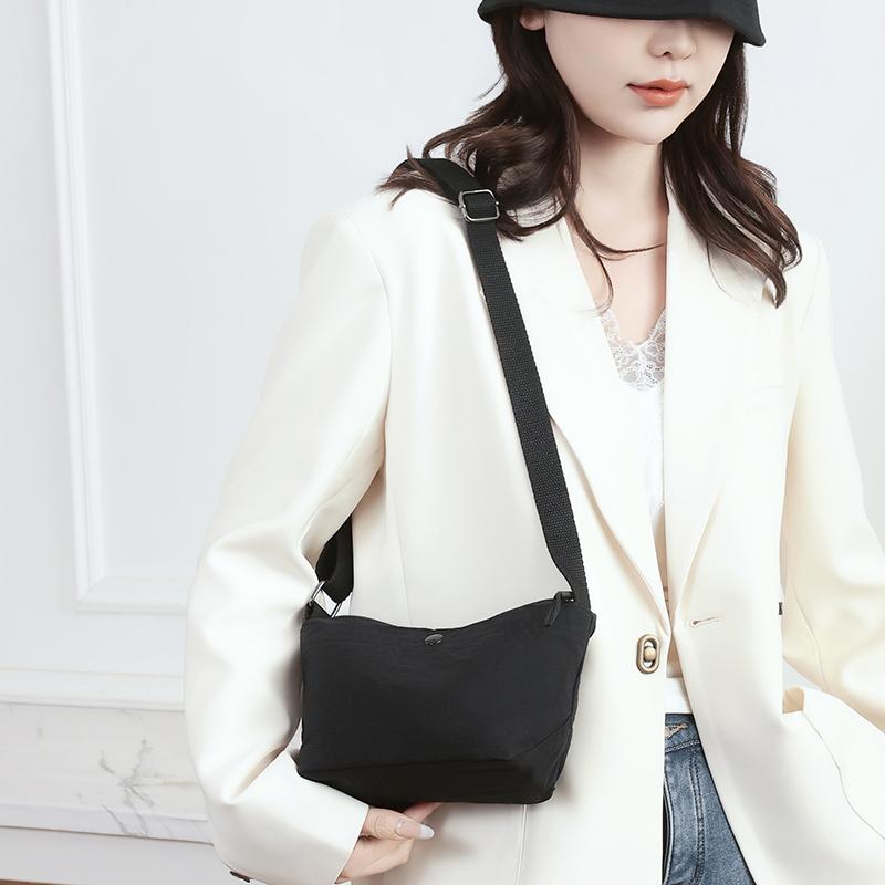 Women's Nylon Crossbody Bag Solid Color Large Capacity Shoulder Dumpling Bag
