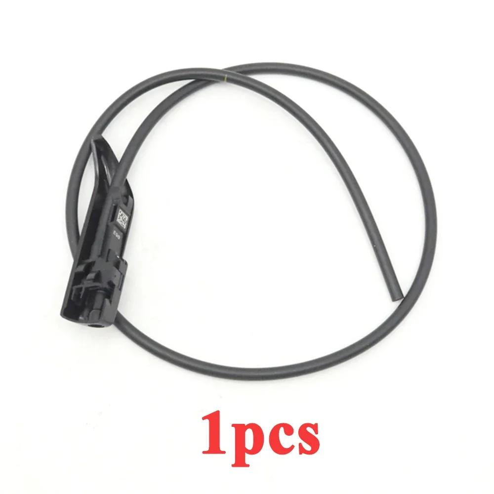 

LHD Front Windscreen Wiper Water Sprayer Jet Cleaning Nozzle For Peugeot 3008 4008 P84 5008 P87 DS DS7 Citroen C5 Aircross 1pcs