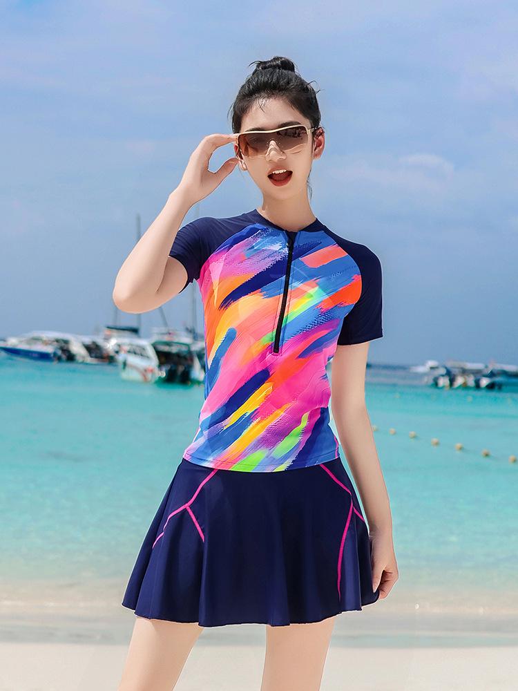 2025 Übergröße Sportliches Cover-Up Badeanzug mit Shorts im Split-Stil für Damen