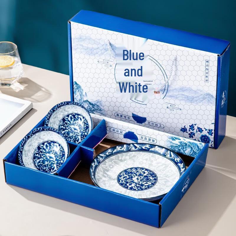 

Chinese Blue & White Porcelain Dinnerware Set