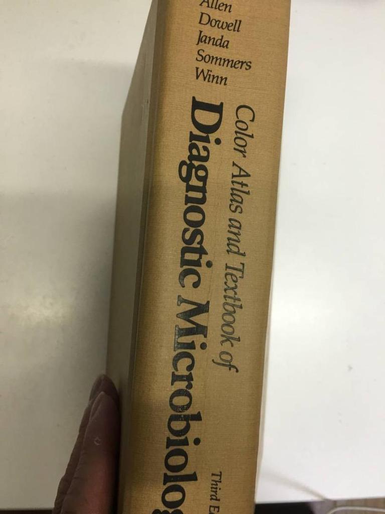 [USED] Color Atlas and Textbook of Diagnos Medical Books