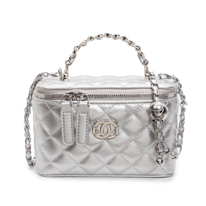 Women's 2025 Quilted Chain Bag: New Elegant Design, Autumn/Winter Trend, Versatile Crossbody Tote & Bucket Style.