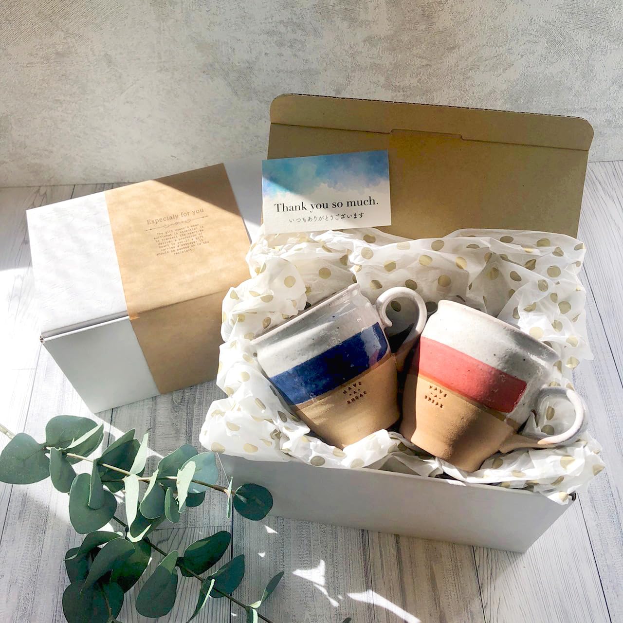 

Pair of Ceramic 300ml Made in Japan Black x Coffee with a Simple Thank You Message Card (Styleneo) Mugs, Capacity, (Coffee Red),