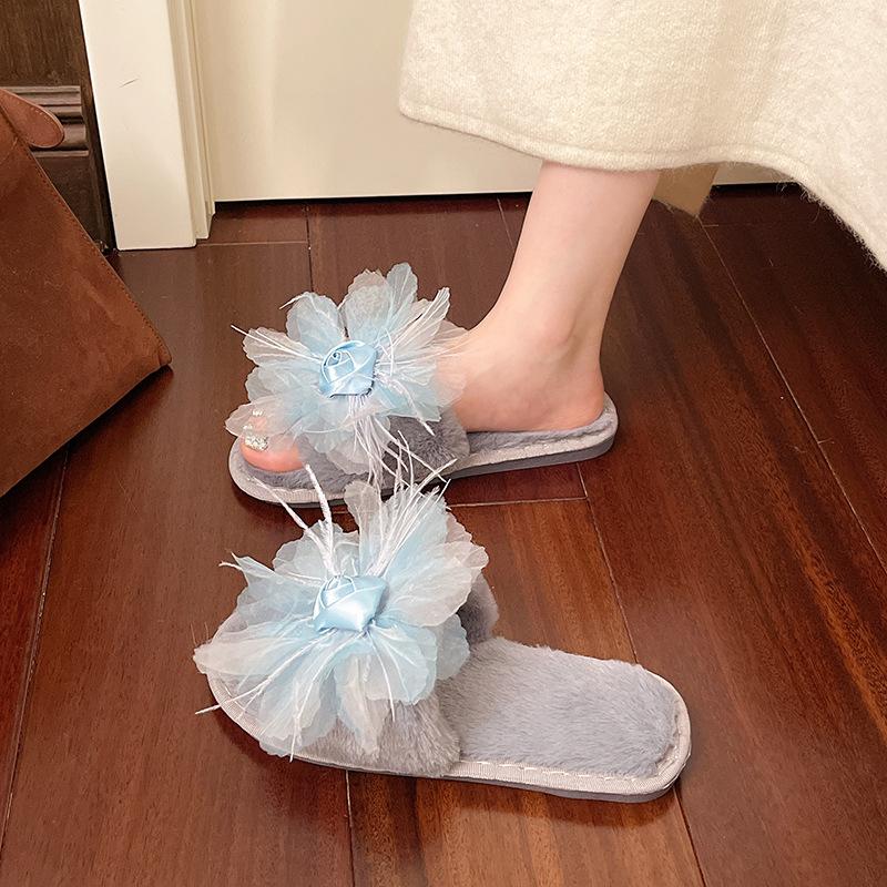 Fashion Sweet Classic Slippers Women Casual Flat Low Heels Sweet Basic Shoes Women Solid Fur Flower Slip On Winter Slides Plus Size
