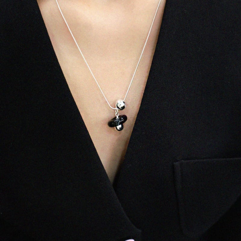 APIOH PLANET NECKLACE