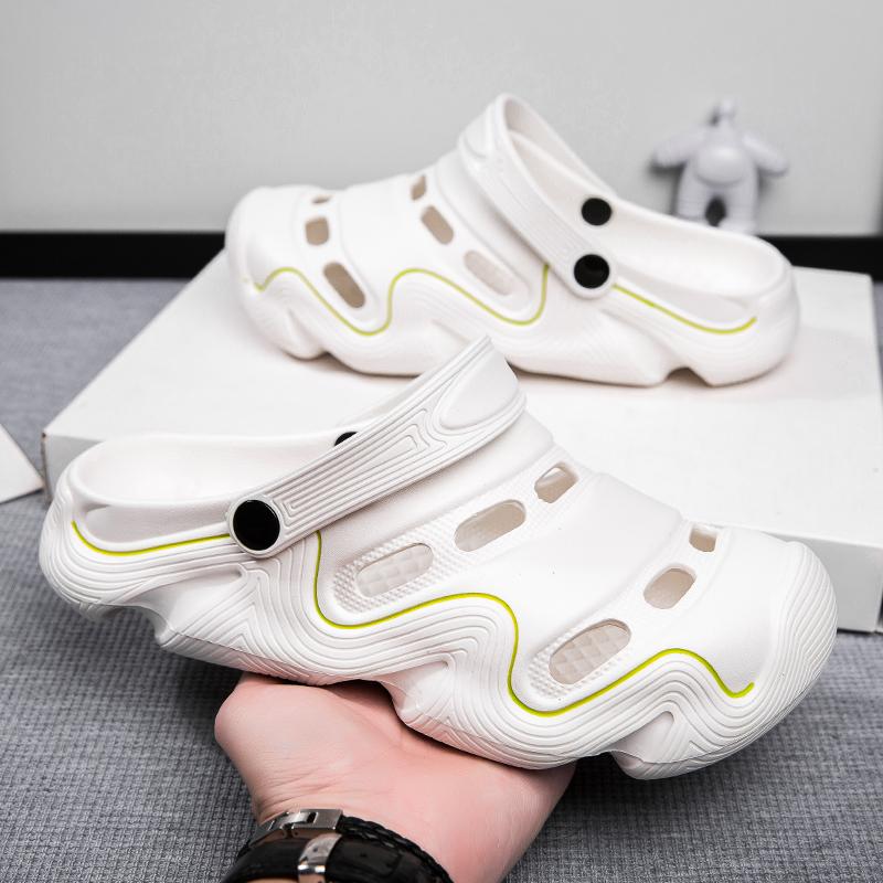 Fashion 2025 Fashion Men Slippers New Summer Slippers Outdoor Beach Slipper Classic Soft Men Garden Slippers Home Women Clogs Slipper