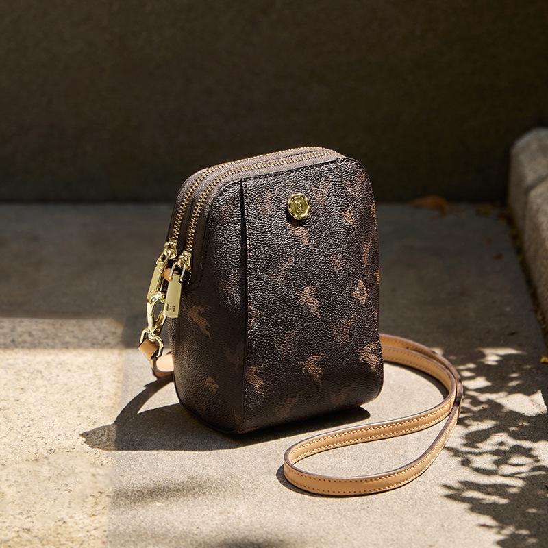 

2025 Autumn Winter New Vintage Floral Shoulder Bag Trendy Printed Fashion Crossbody Women s Bag Versatile Commuter Phone Bag Upper Width16CM*Lower Wid