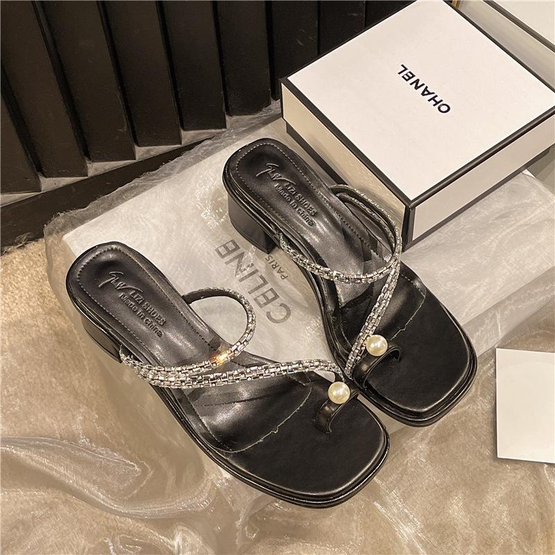 Fashion pearl one-word with set toe casual women's shoes 2025 summer new thick heel outer wear cool slippers 2025 direct sales