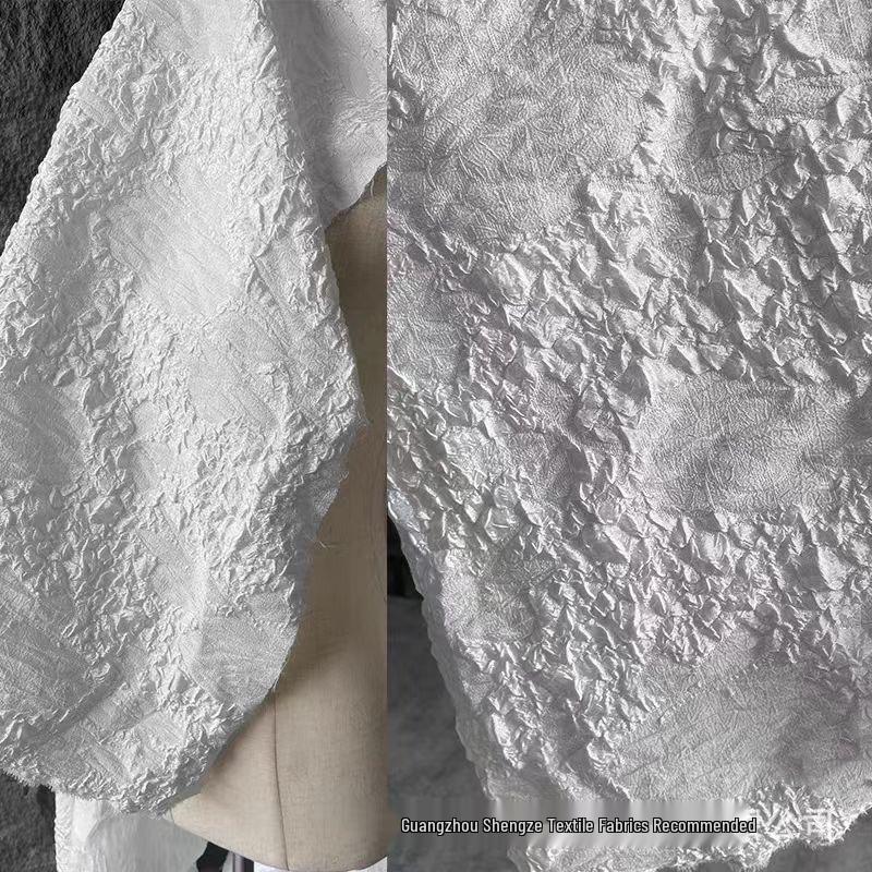 

Ткань «Снежный лотос» с тиснением: Ханфу в древнем стиле для осени/зимы Price per meter