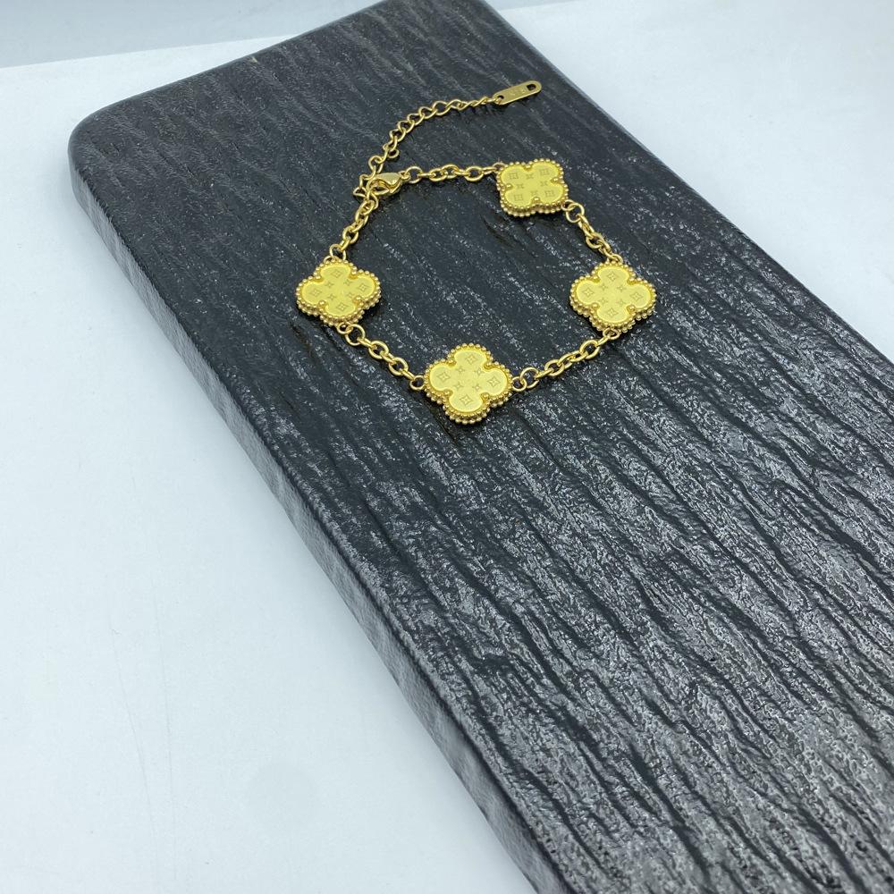 15MM Four Leaf Flower Classic Bracelet Titanium Steel Non-Fading Ladies Four Leaf Clover Bracelet