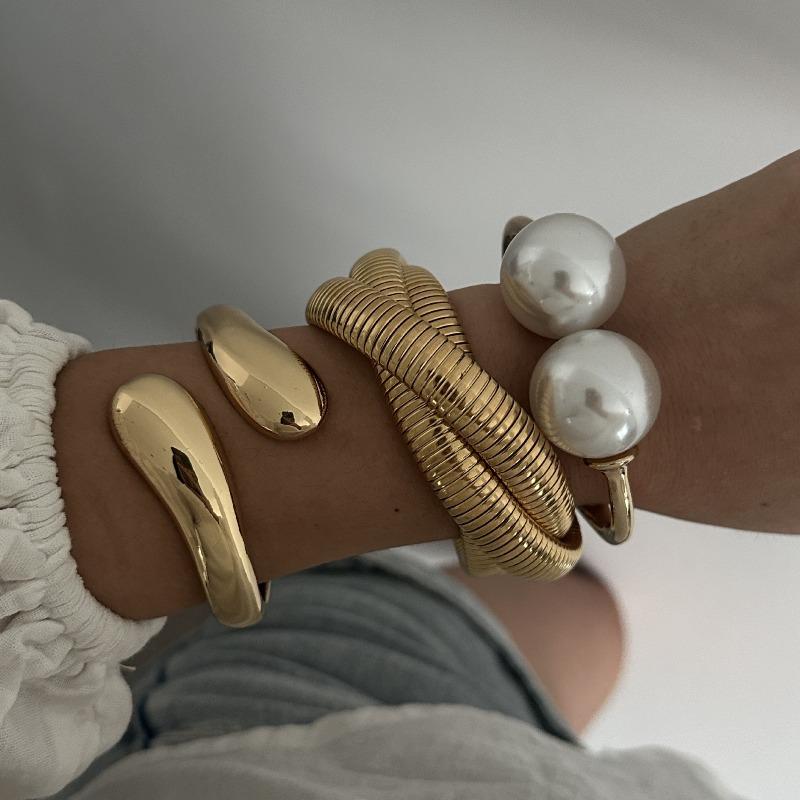 Fashion Trend Open Bracelet, Metal Texture Pearl Design Bracelet Set