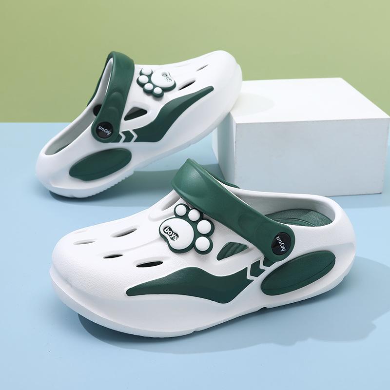Trendy And Versatile Unisex Eva Hole Shoes For Children Perfect For Summer Beach And Outdoor Activities With Patterns Cartoon